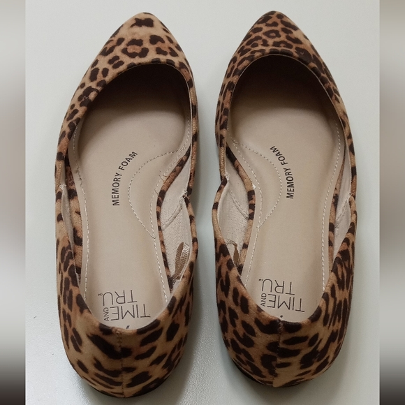 Time and Tru pointy cheetah flats size 7 like new - Picture 4 of 4